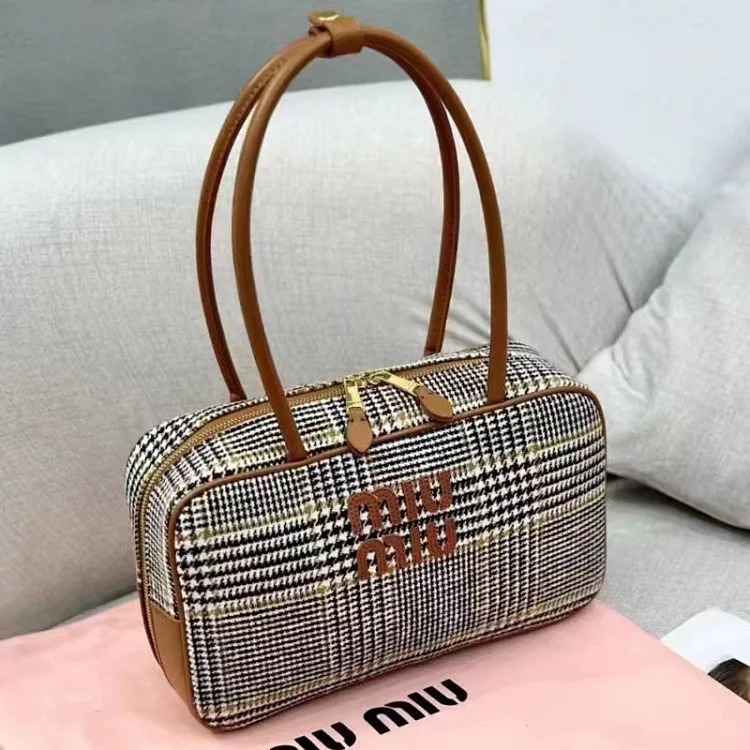 Miu 2024 new bowling briefcase large capacity portable shoulder crossbody bag fashionable commuter women's bag trend
