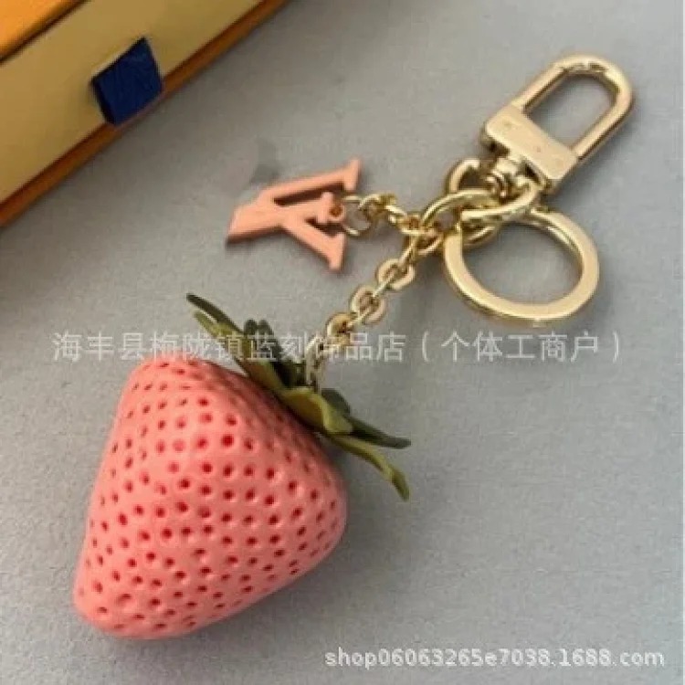 Keychain strawberry letter squid pendant foreign trade supply bag pendant can be shipped wholesale jewelry pendant