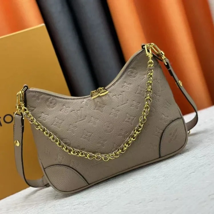 DX4-3 chain croissant shoulder bag