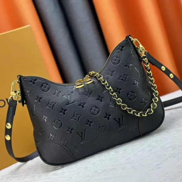 DX4-3 chain croissant shoulder bag