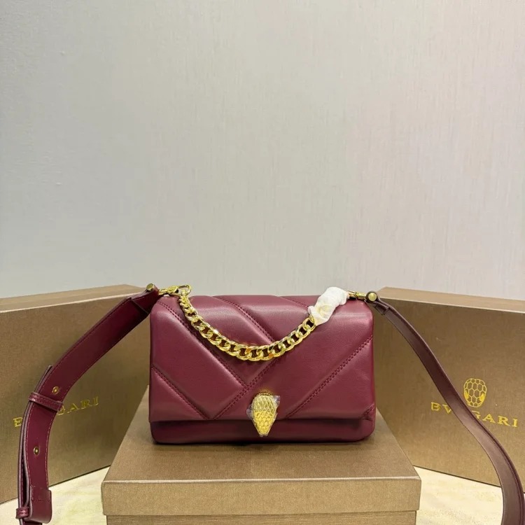 Serpenti Forever series shoulder bag, worthy of the same model as the female star