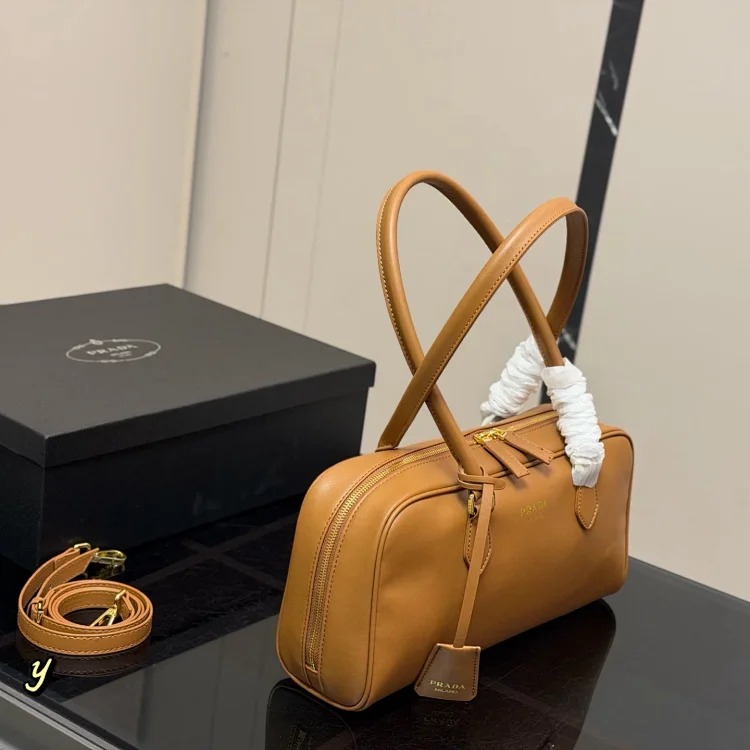 Serpenti Forever series shoulder bag, worthy of the same model as the female star
