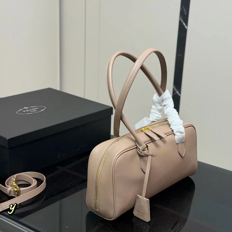 Serpenti Forever series shoulder bag, worthy of the same model as the female star