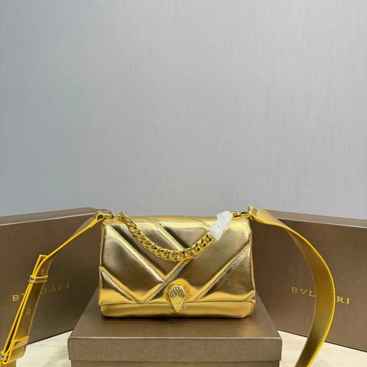 Serpenti Forever series shoulder bag, worthy of the same model as the female star