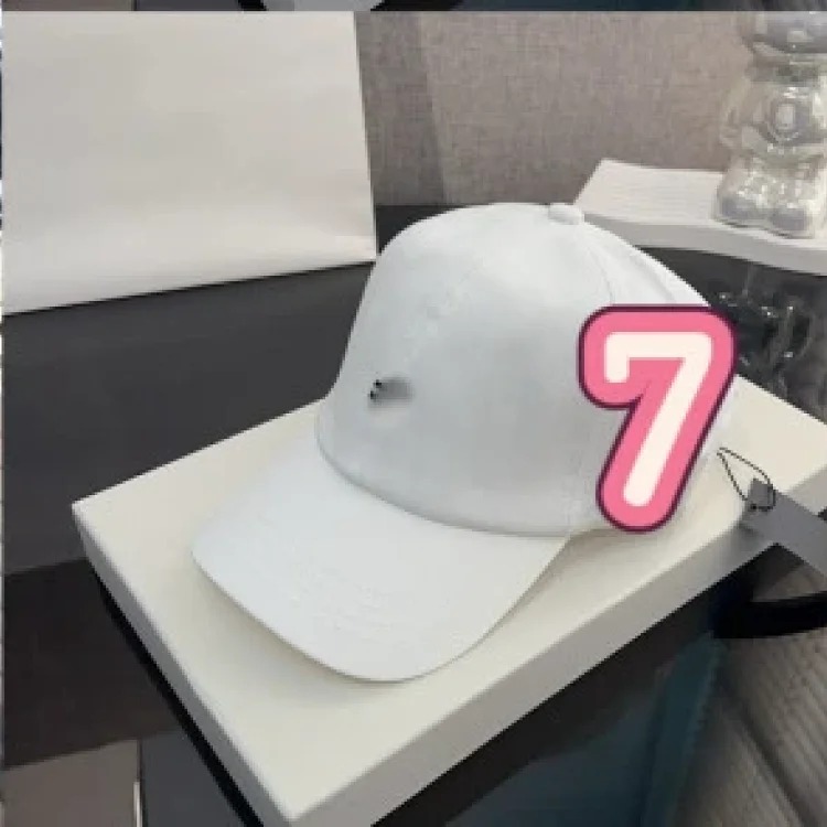 Cross-border small flag embroidered soft-top peaked cap Tom's classic sunshade for men and women, versatile baseball for couples