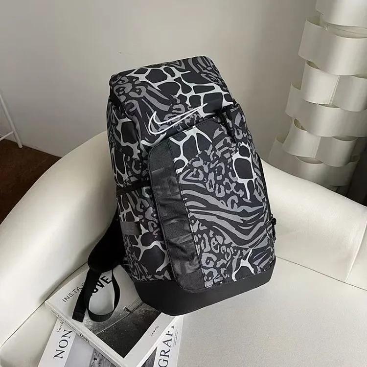 New large capacity sports backpack-005