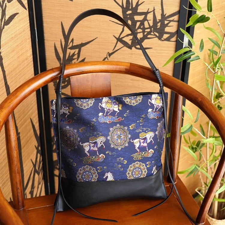 Fashion multi-purpose handbag large capacity women's crossbody bag waterproof casual versatile Japanese student shoulder bag
