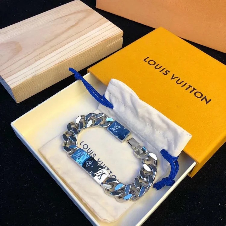 Belt buckle bracelet lead free