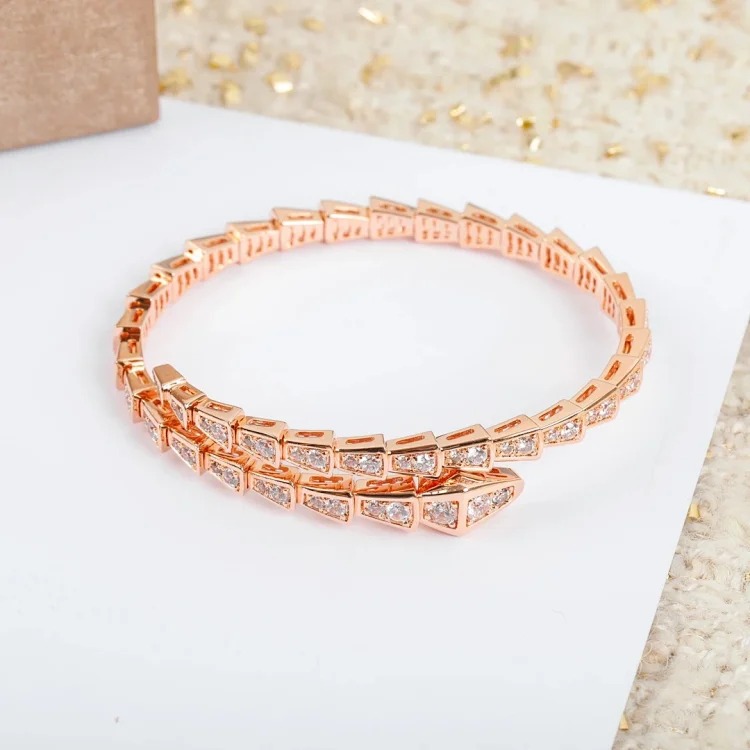 BVLG Parentesi alphabet cube bracelet V GOLD CNC snake full diamond bracelet one size 17#