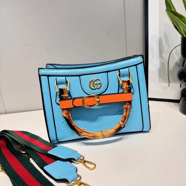 Large-capacity autumn and winter fashionable, versatile and high-end shoulder bag for commuting (the plastic film image 6