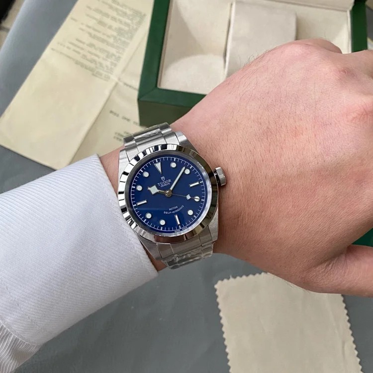 On the market Tudor_Biwan 79540 series watch