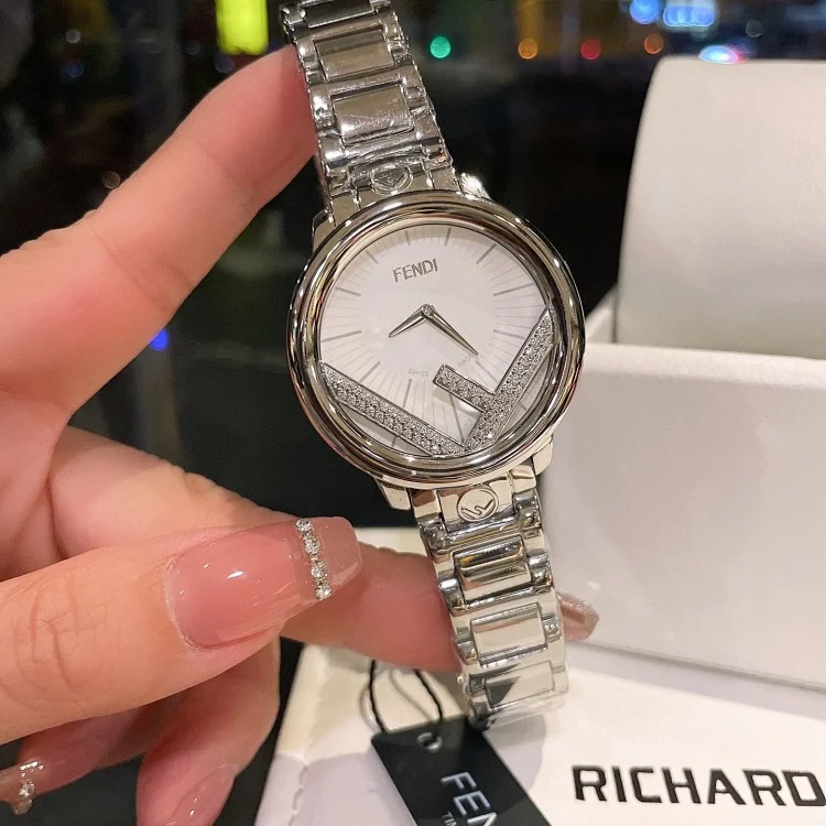 FENDI RUNAWAY series couple watches.