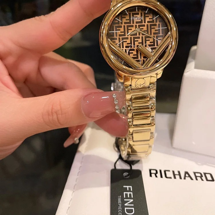 FENDI RUNAWAY series couple watches.