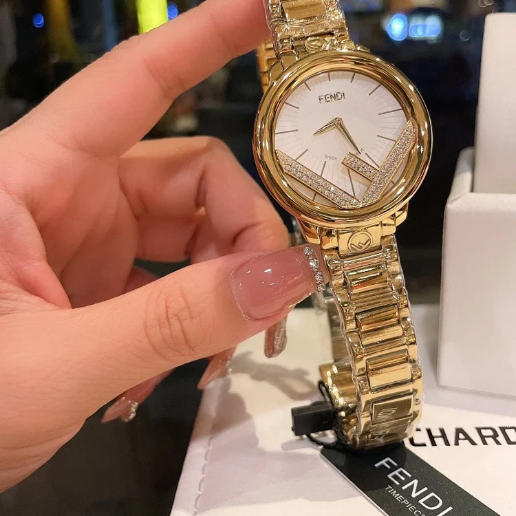 FENDI RUNAWAY series couple watches.