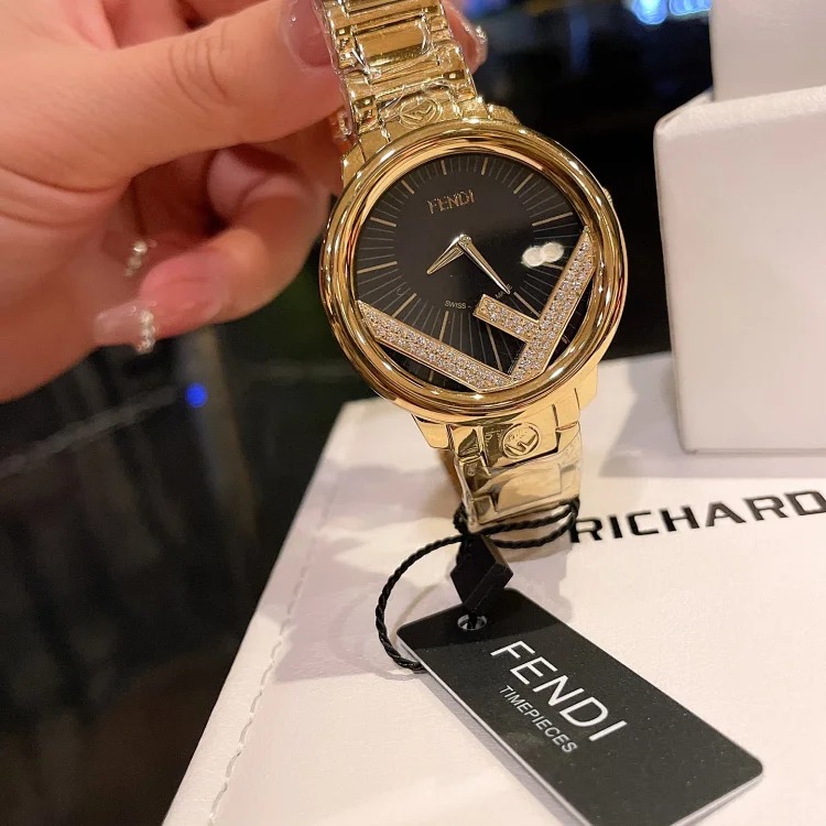 FENDI RUNAWAY series couple watches.