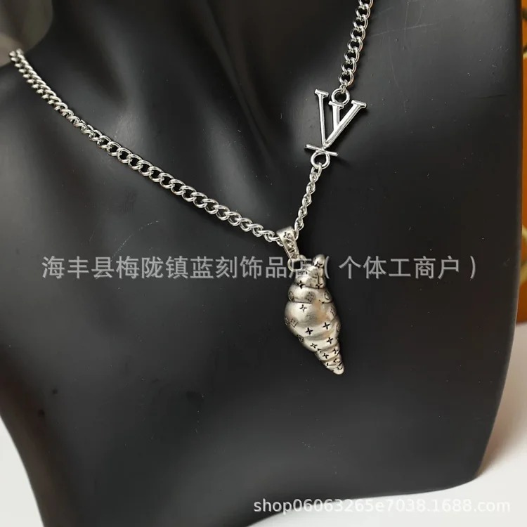 New European and American ins style titanium steel necklace, personalized trendy bear croissant style retro sweater chain