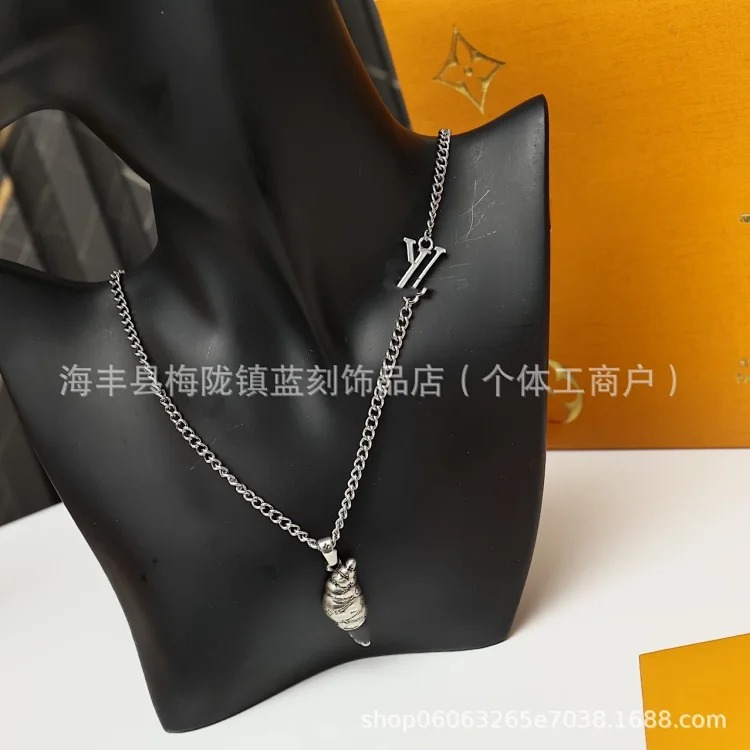 New European and American ins style titanium steel necklace, personalized trendy bear croissant style retro sweater chain