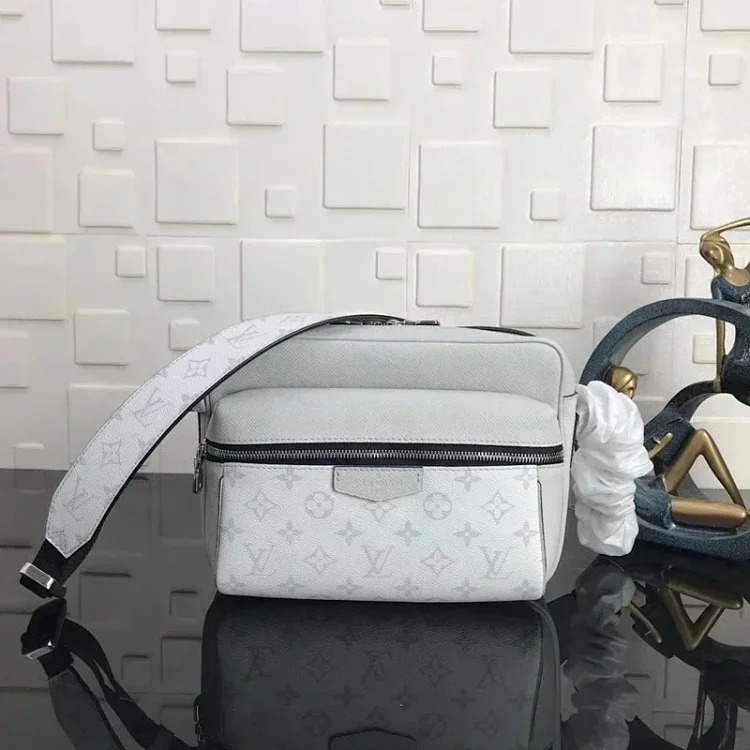 CS OG2024 super popular retro messenger bag (within 5 days, if the delivery is not due to quality problems, returns and exchanges are not supported) image 2