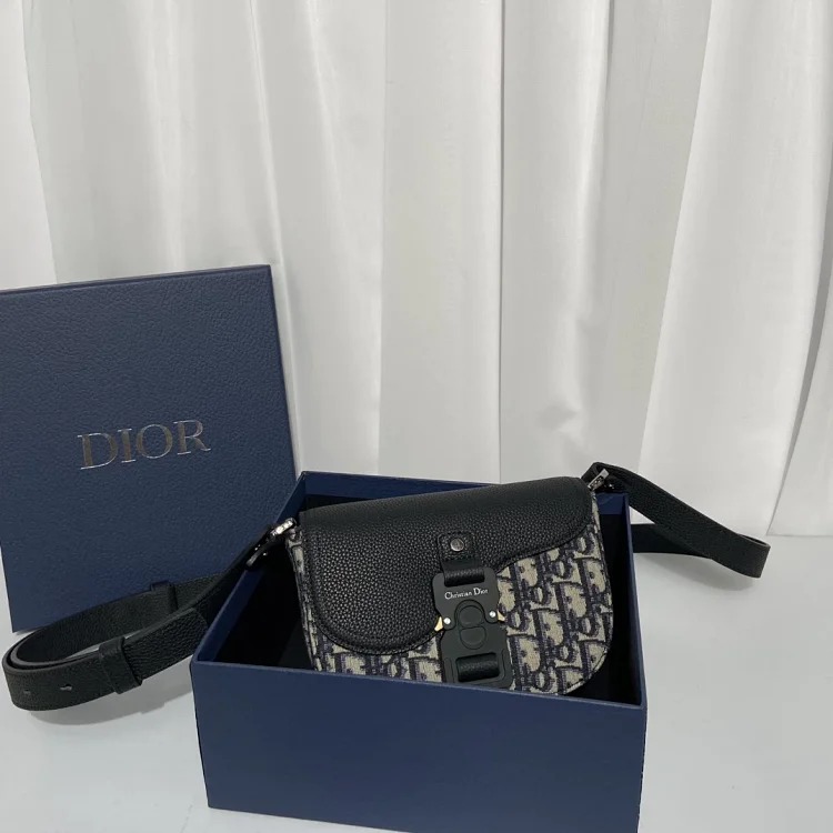 D fashion bags