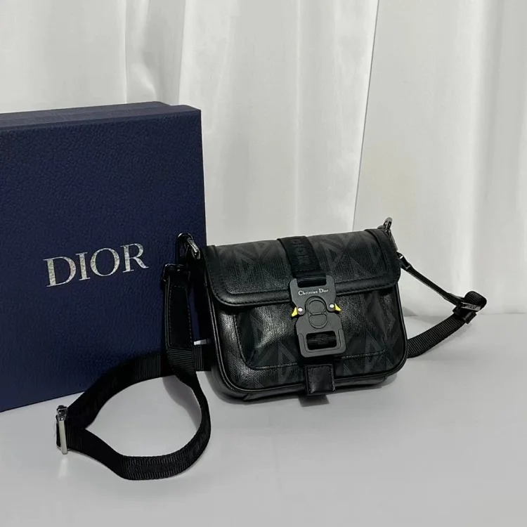 D fashion bags