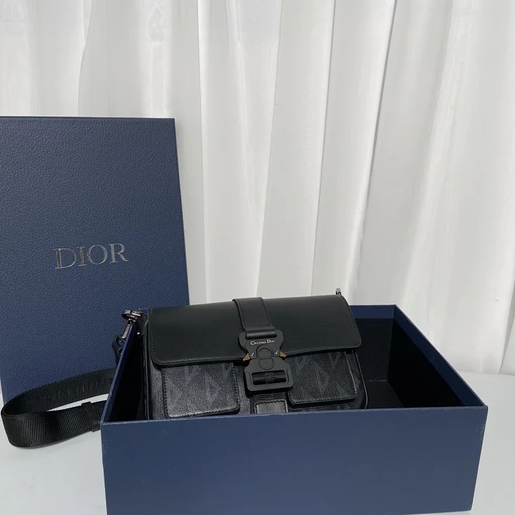 D fashion bags