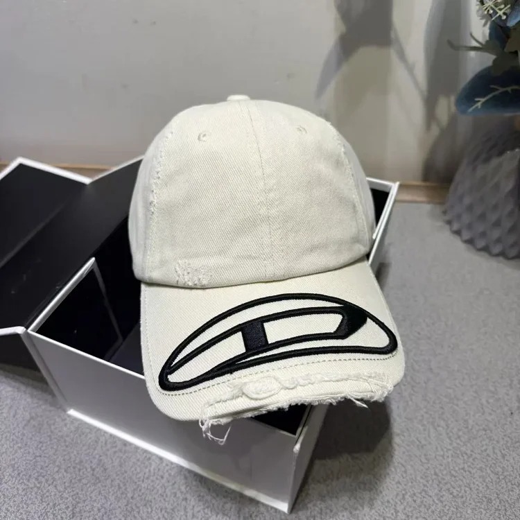 D letter baseball cap for women in all seasons, cute and versatile, big head hat, wide brim, deep top, face-showing small peaked hat