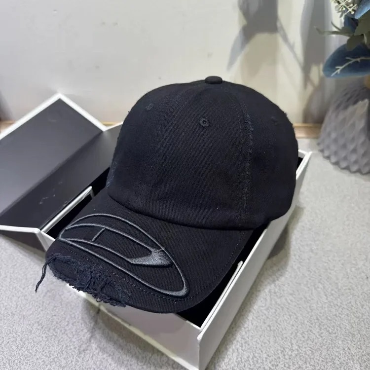 D letter baseball cap for women in all seasons, cute and versatile, big head hat, wide brim, deep top, face-showing small peaked hat