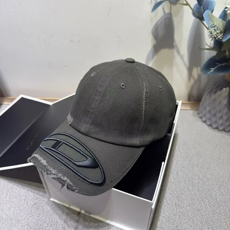 D letter baseball cap for women in all seasons, cute and versatile, big head hat, wide brim, deep top, face-showing small peaked hat