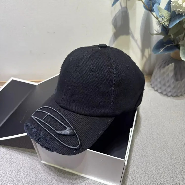 D letter baseball cap for women in all seasons, cute and versatile, big head hat, wide brim, deep top, face-showing small peaked hat