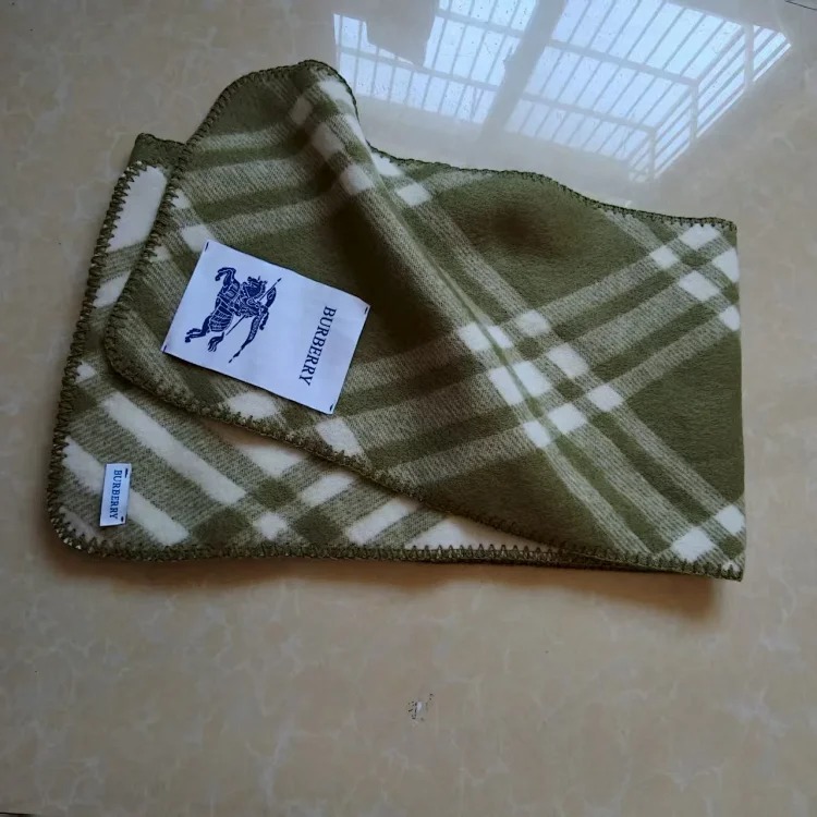 Fashion trend scarf 02