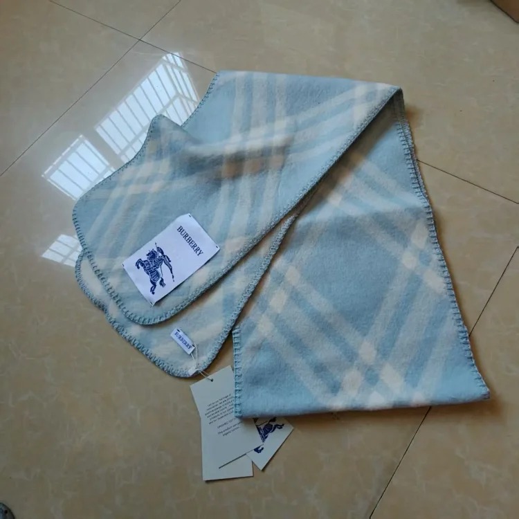 Fashion trend scarf 02