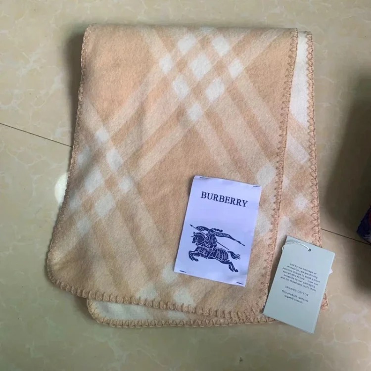 Fashion trend scarf 02