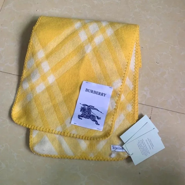 Fashion trend scarf 02