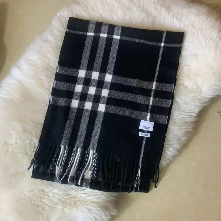 Fashion trend scarf 02