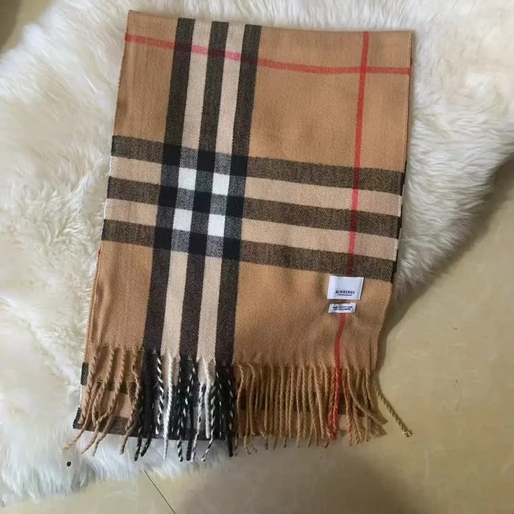 Fashion trend scarf 02