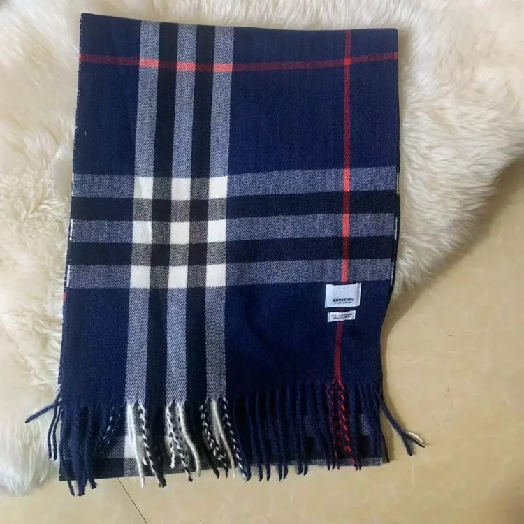Fashion trend scarf 02