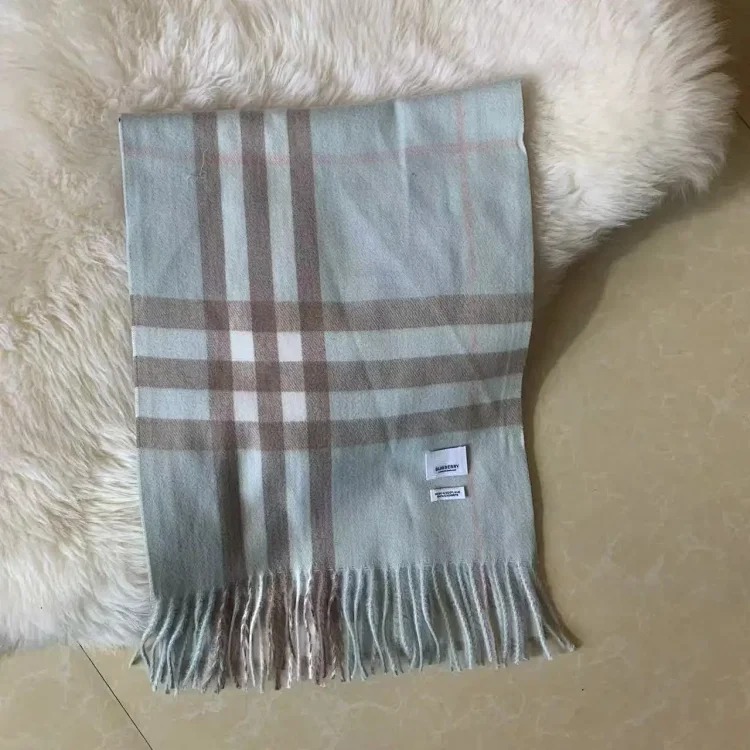 Fashion trend scarf 02