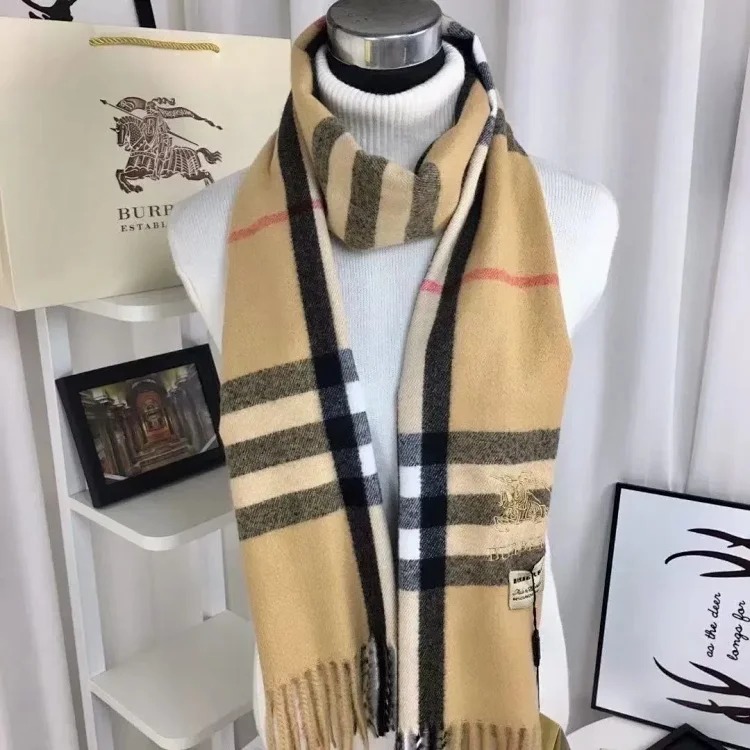 Fashion trend scarf 02