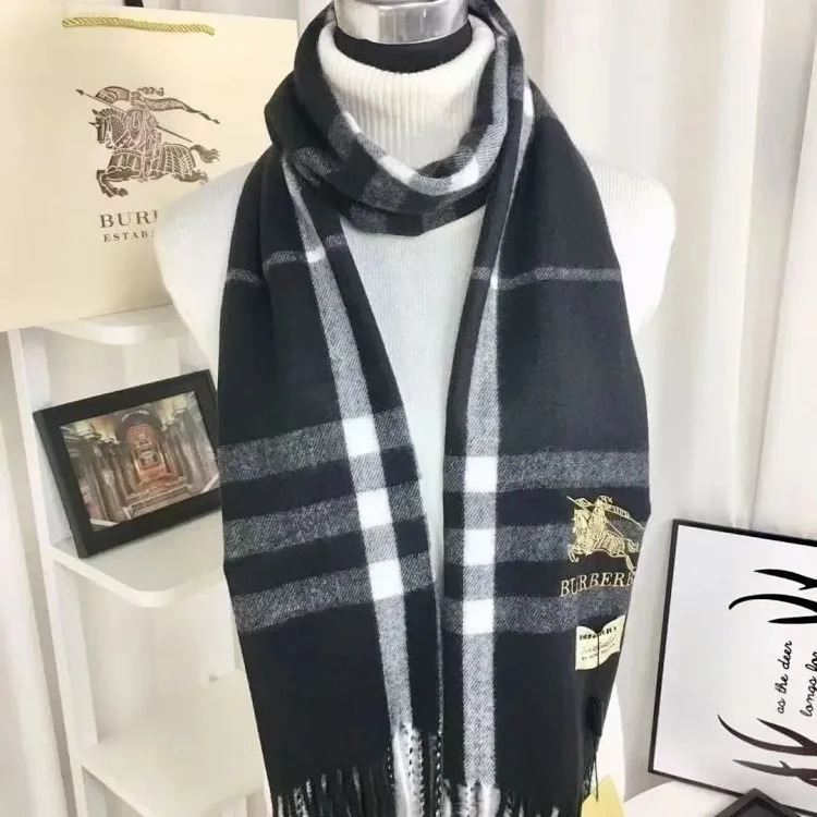 Fashion trend scarf 02
