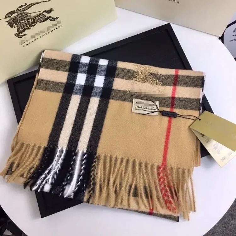 Fashion trend scarf 02