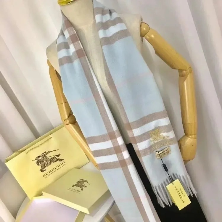 Fashion trend scarf 02