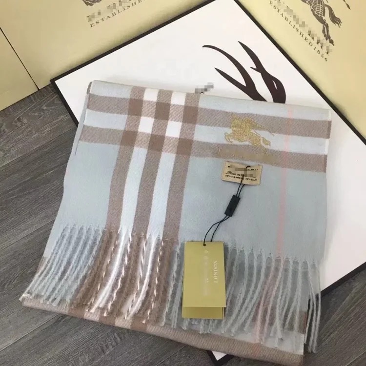 Fashion trend scarf 02