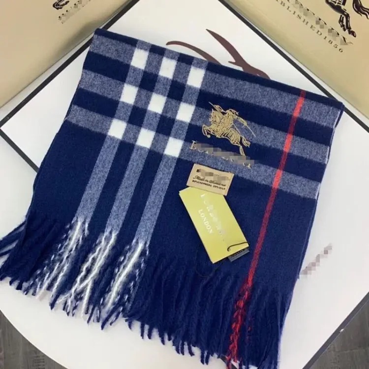 Fashion trend scarf 02