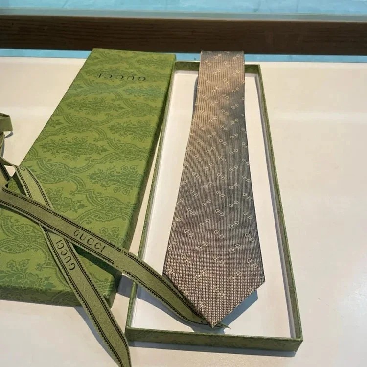 Tie