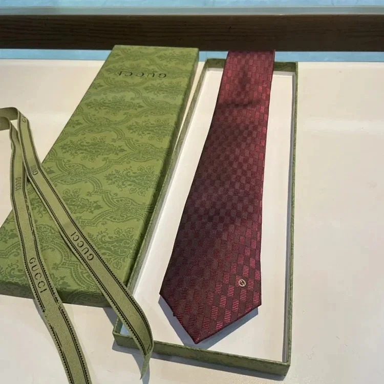 Tie