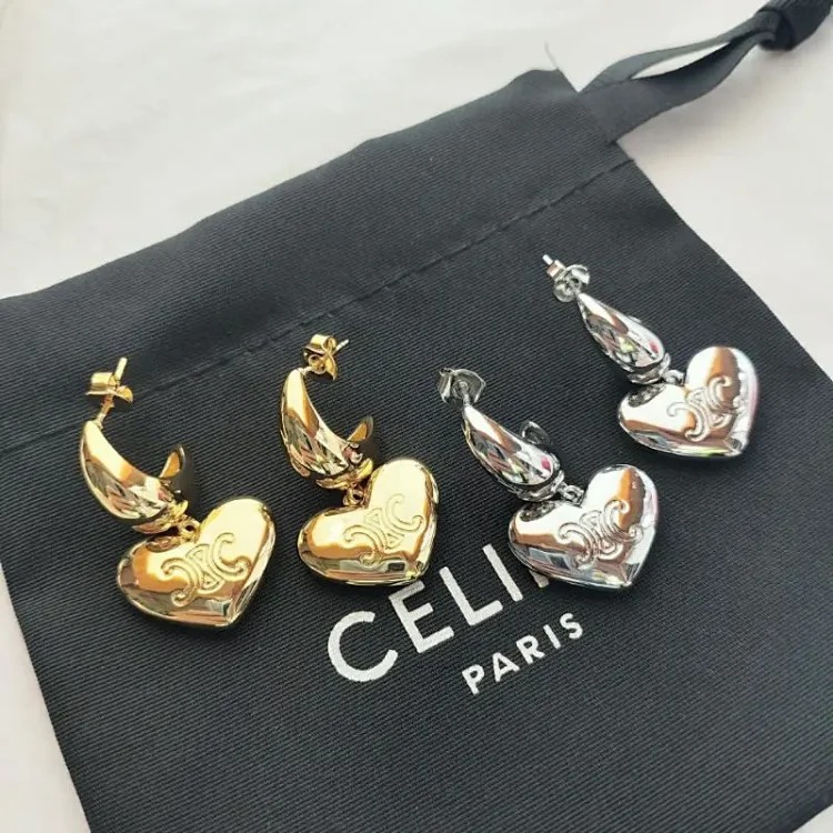 Sweet cool style Arc de Triomphe crescent love earrings light luxury fashion O cute earrings versatile small fragrant style ins earrings