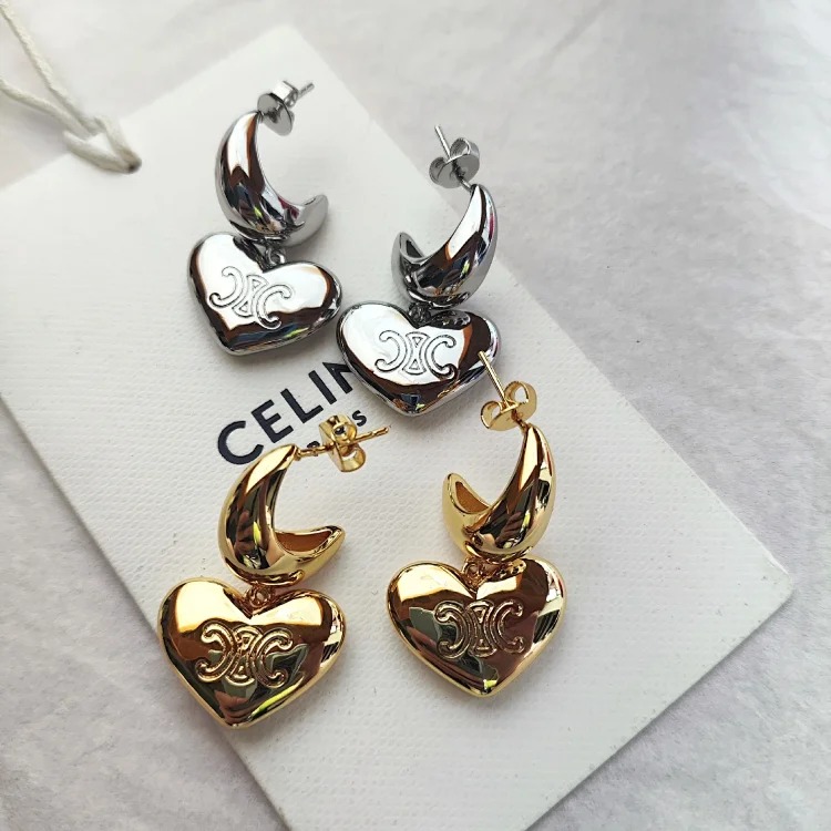 Sweet cool style Arc de Triomphe crescent love earrings light luxury fashion O cute earrings versatile small fragrant style ins earrings