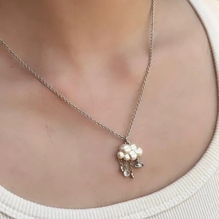 The Queen Mother’s new cloud shell tassel necklace is elegant, light, luxurious, niche and good-looking, and is a clavicle chain for best friends