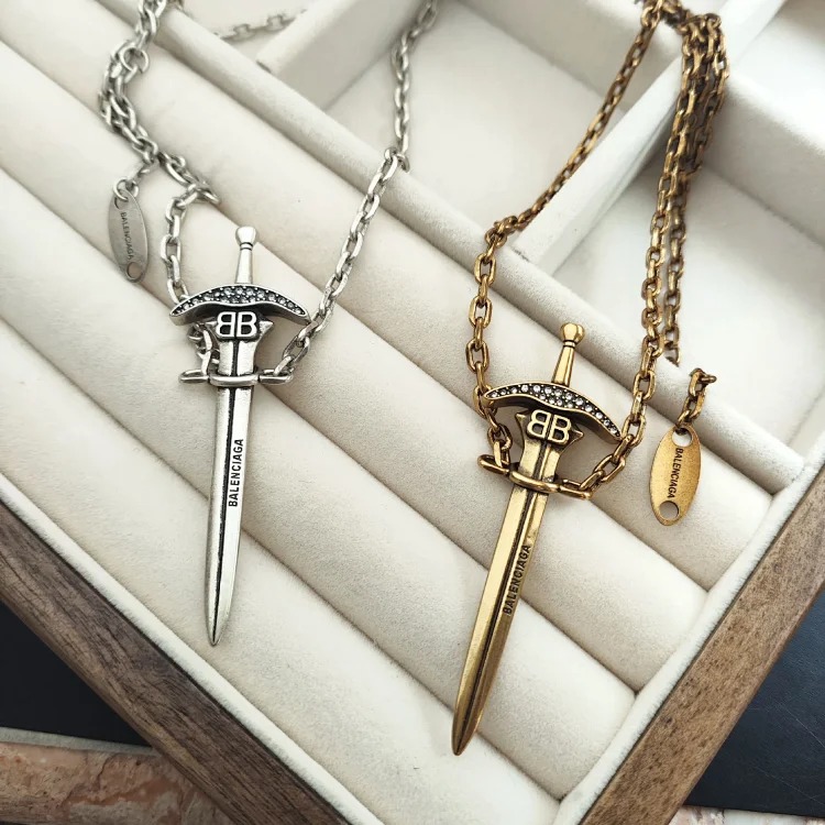 Paris style vintage full diamond sword necklace Italian palace retro necklace versatile street style internet celebrity necklace