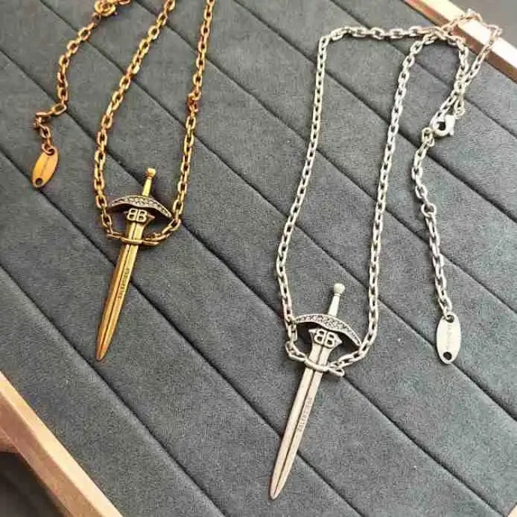 Paris style vintage full diamond sword necklace Italian palace retro necklace versatile street style internet celebrity necklace